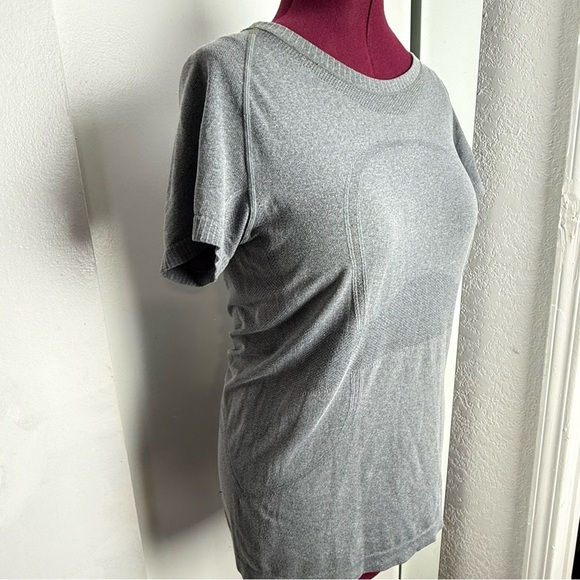 Lululemon Swiftly Tech Short Sleeve Crew Heathered Slate - Picture 3 of 9